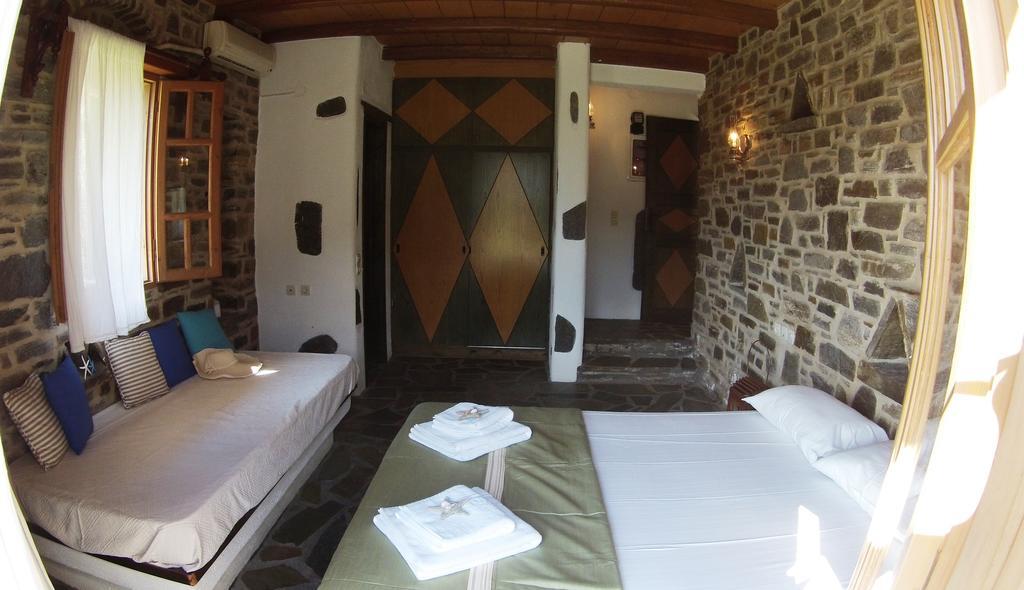 Krotiri Arokaria Hideaway Suites الغرفة الصورة